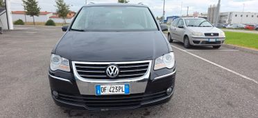 Volkswagen Touran 2.0 16V TDI Highline 5 posti neop