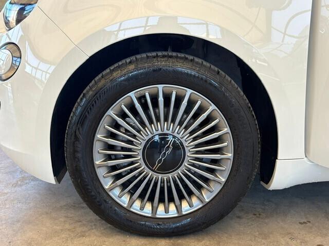 Fiat 500e Berlina 42 kWh NUOVA (PREZZO SENZA VINCOLI)