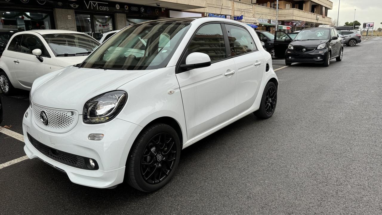 Smart ForFour 90 0.9 Turbo SUPER PASSION LED PANORAMA CERCHIO 16 CAMBIO F1 PACCHETTO SPORTIVO CERCHIO 16
