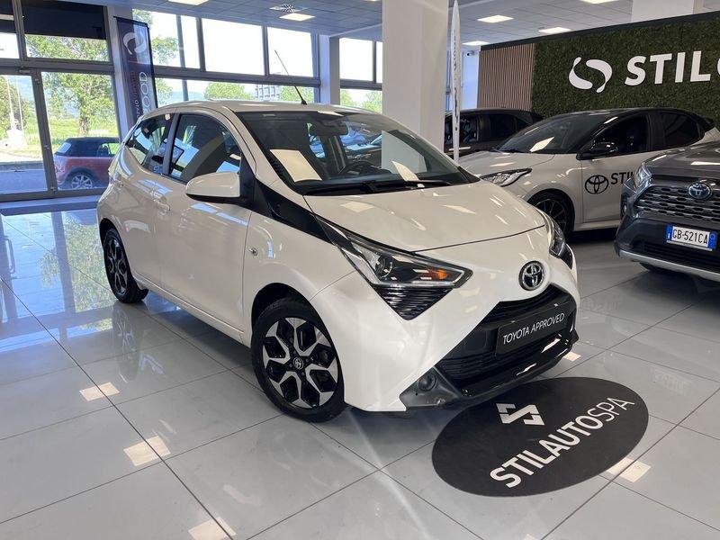 Toyota Aygo Connect 1.0 VVT-i 72 CV 5 porte x-fun
