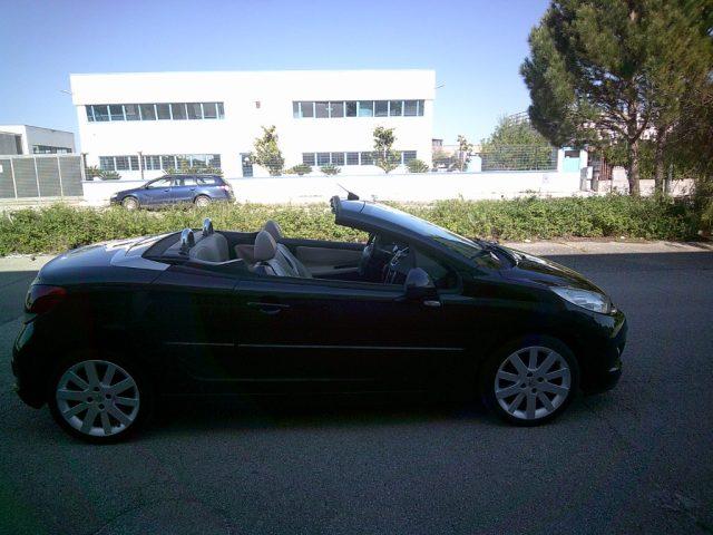 PEUGEOT 207 1.6 8V HDi 112CV CC Féline