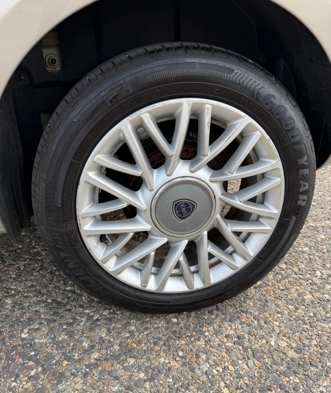 Lancia Ypsilon 1.3 MJT 95 CV GARANZIA 12 MESI