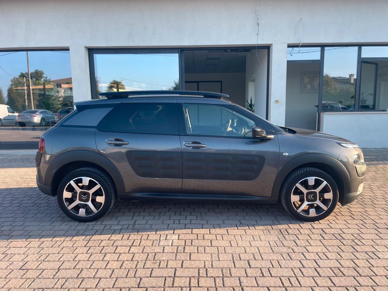 Citroen C4 Cactus BlueHDi 100 Shine