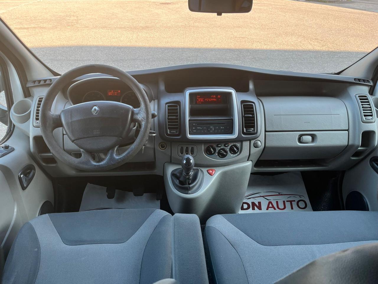 Renault Trafic T27 2.0 dCi/115 PC-TN Passenger Limousine DPF