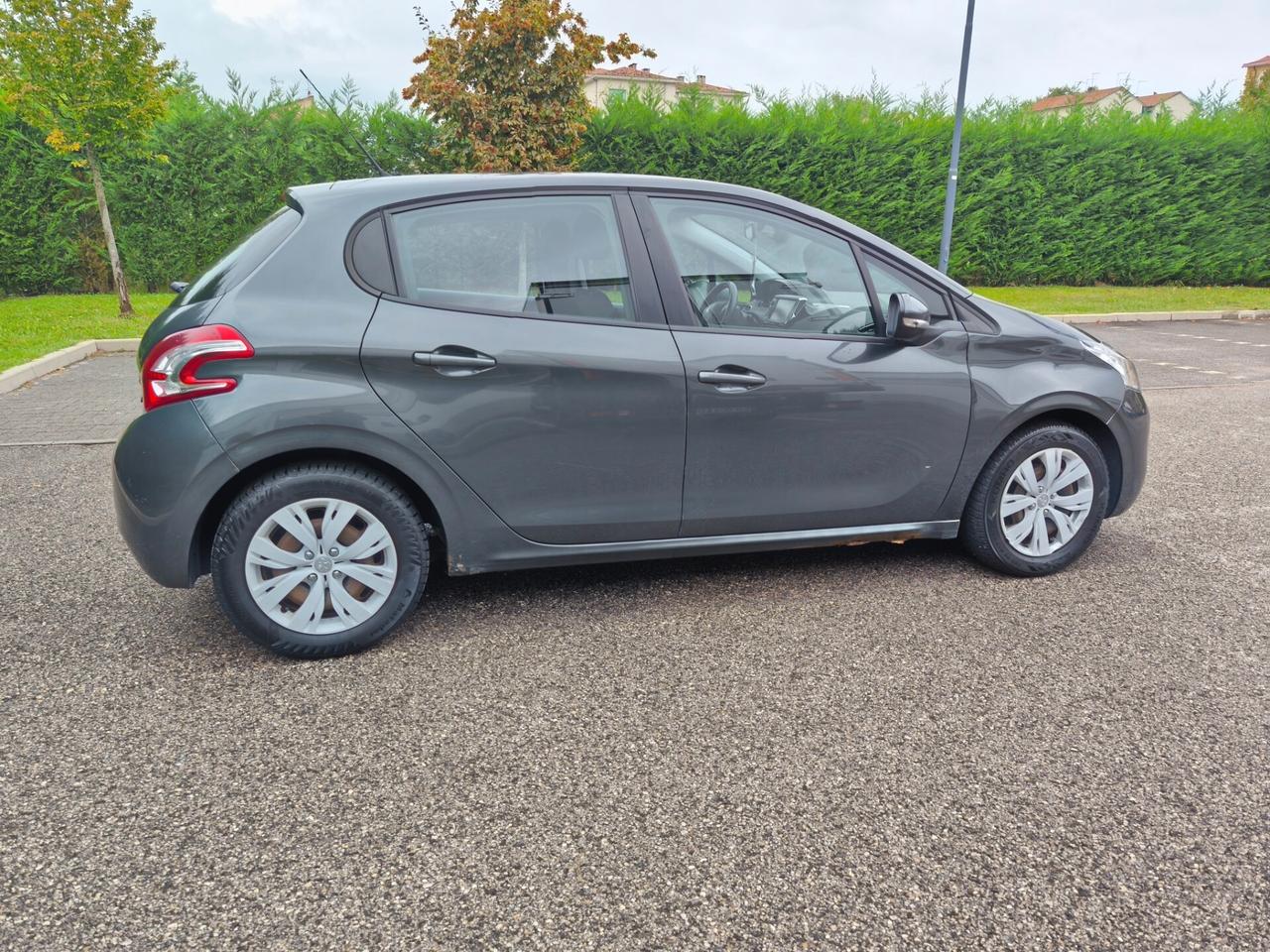 Peugeot 208 1.2 NEOPATENTATI GARANZIA