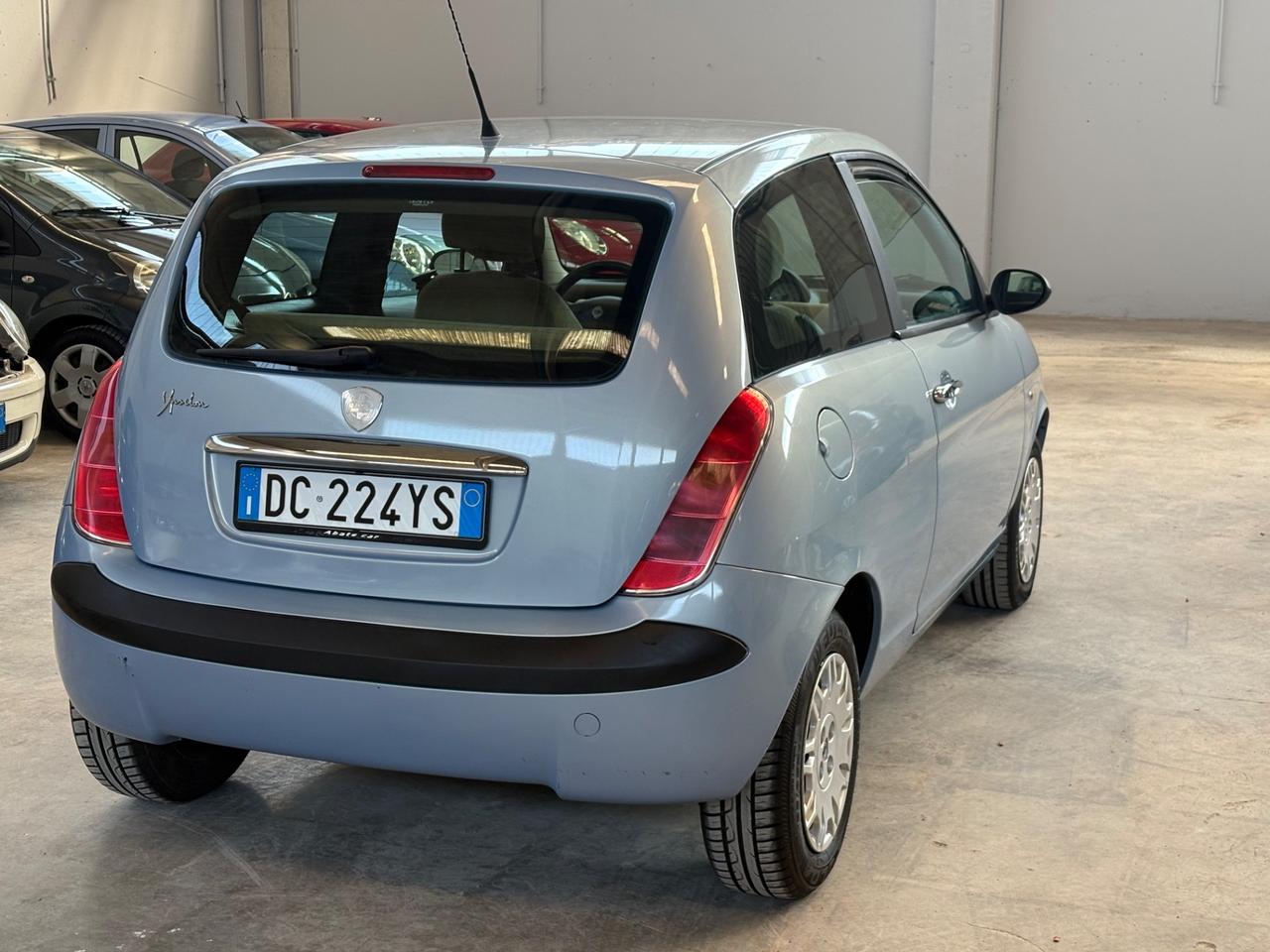 Lancia Ypsilon 1.2 Oro Bianco