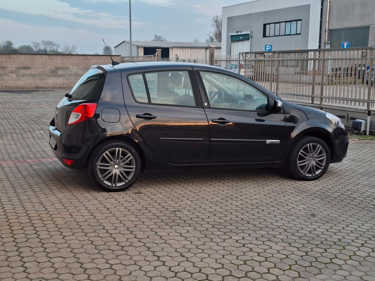 Renault Clio 1.6 16v Dynamique 20th *AUTOMATICA*