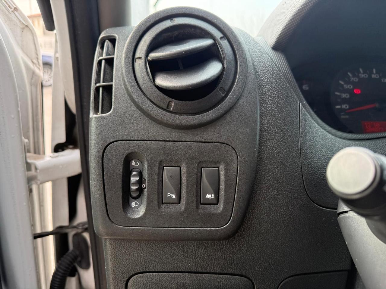 Renault Master T28 2.3 Diesel Neopatentati