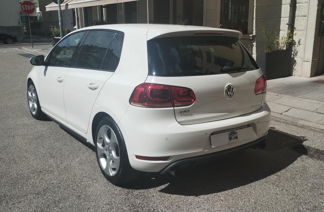 Volkswagen Golf GTI 2.0 TSI DSG 5p.