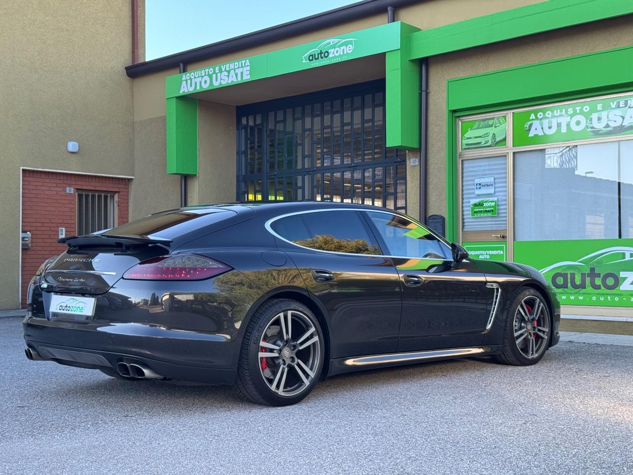 Porsche Panamera 4.8 Turbo – 2010 – 500 CV – Nero