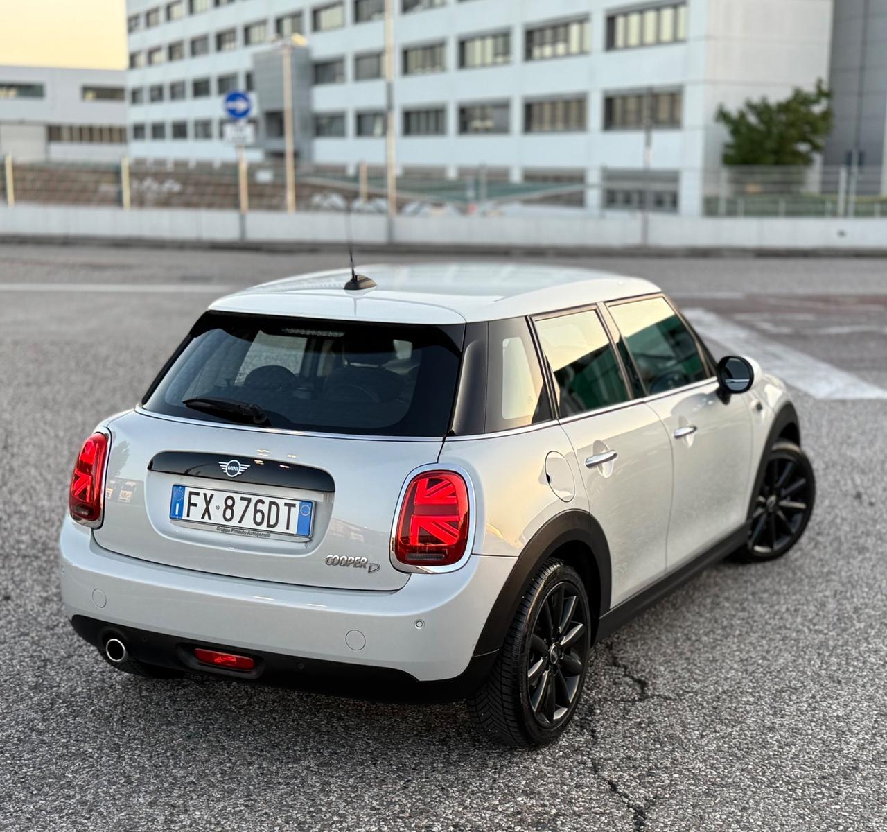 Mini 1.5 Cooper D 5 porte