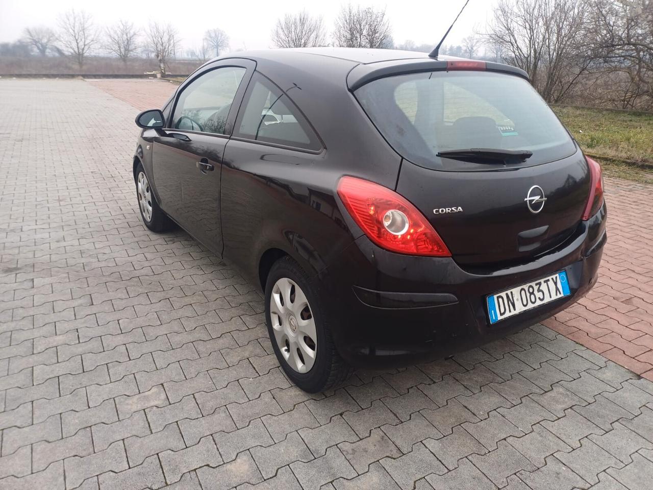 Opel Corsa 1.2 3 porte Sport