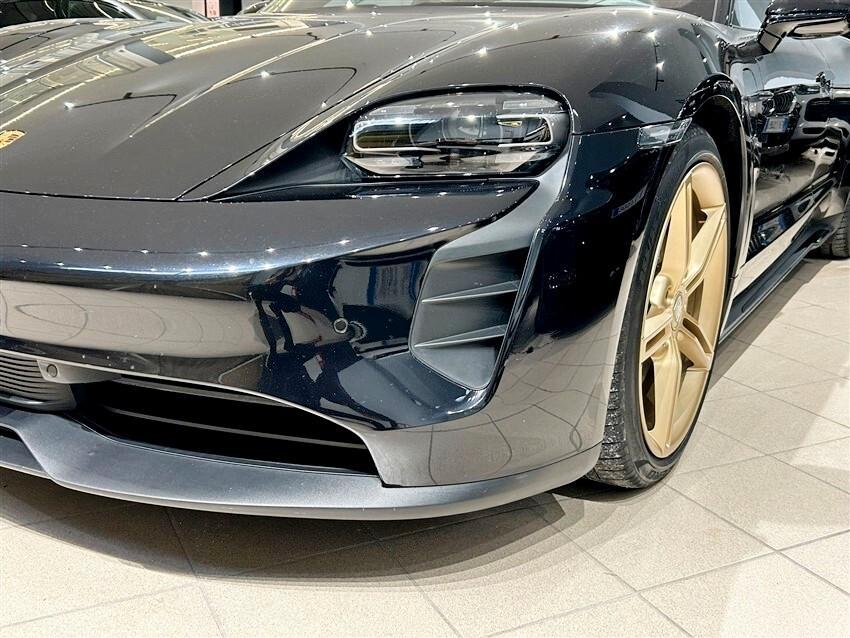 Porsche Taycan 4S Cross Turismo