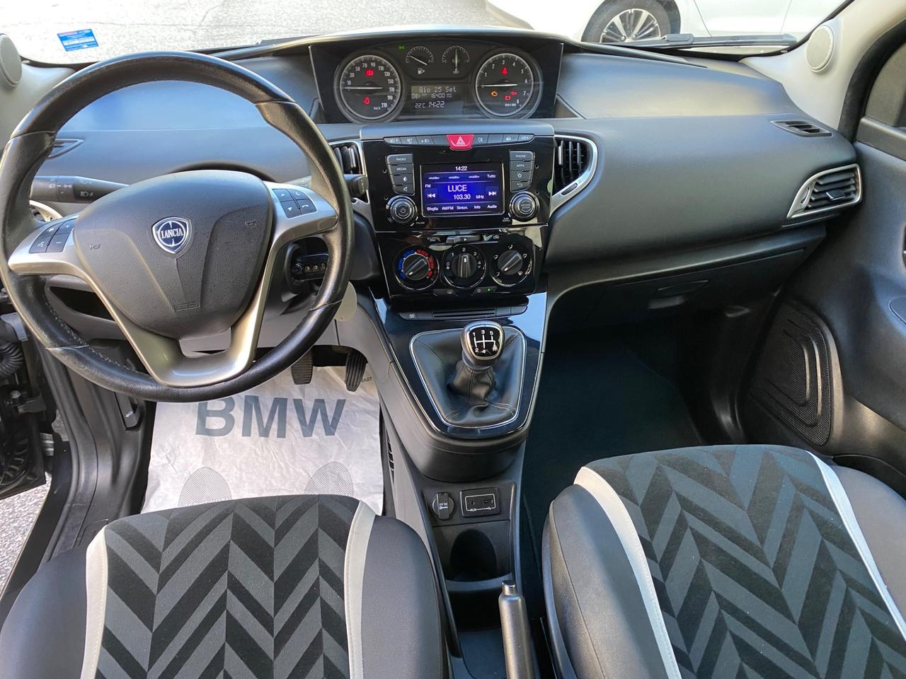 Lancia Ypsilon 1.2 69 CV 5 porte PLATINUM