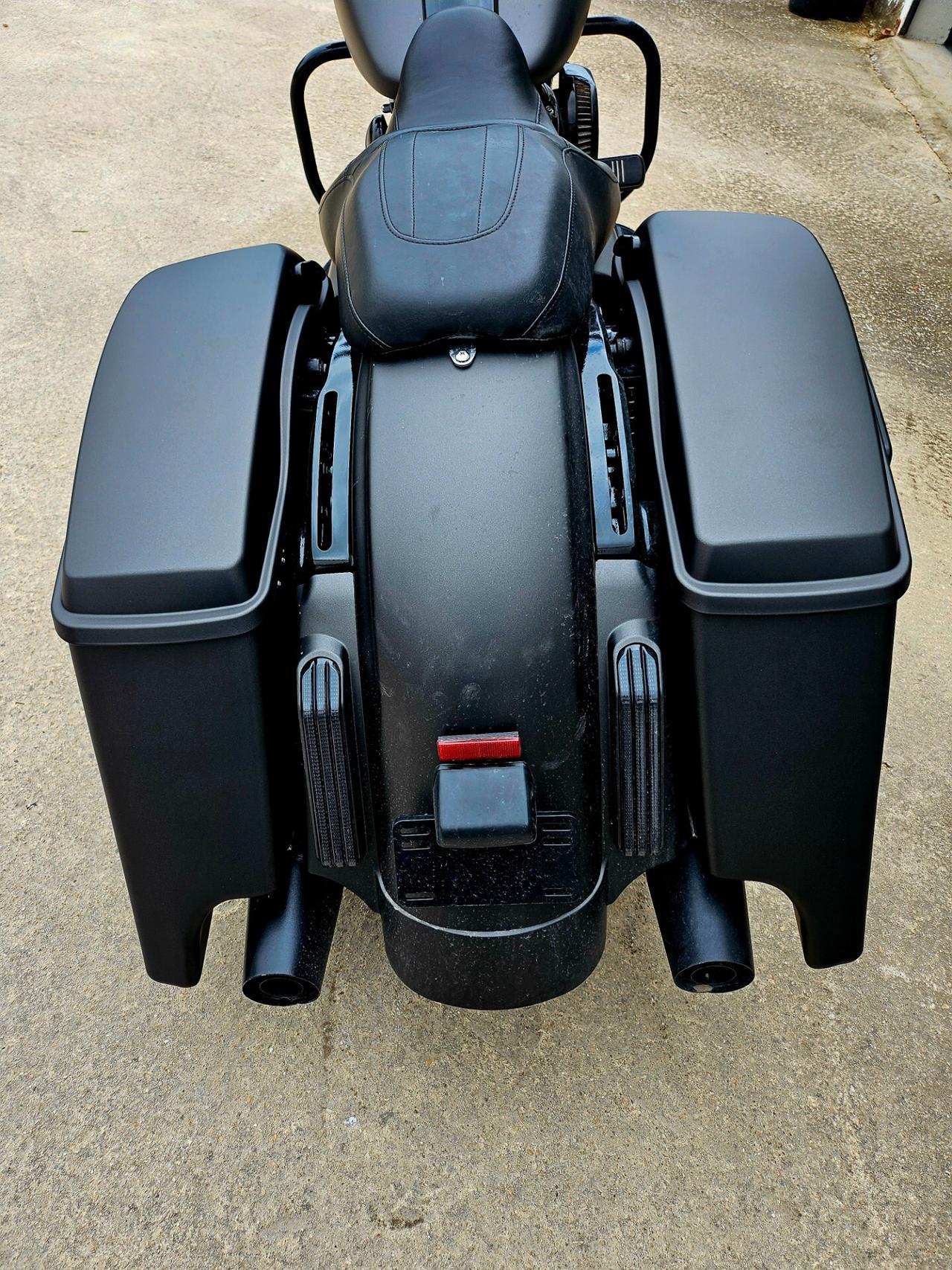 HARLEY-DAVIDSON ROAD GLIDE 114