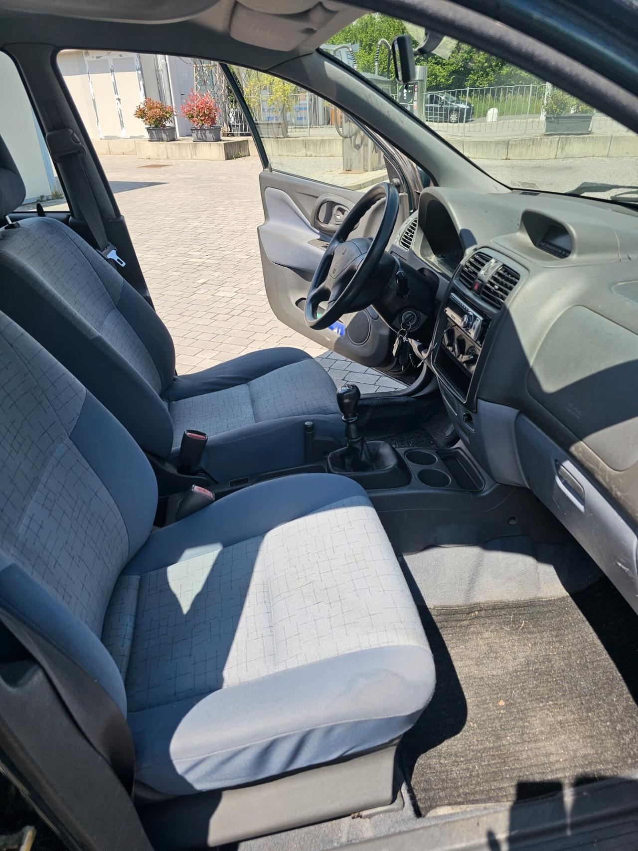 Mitsubishi Space Star 1.3i 16V cat Family