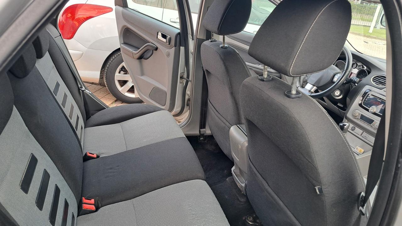 Ford Focus 1.6 (115CV) 5p. Bz.- GPL Ikon