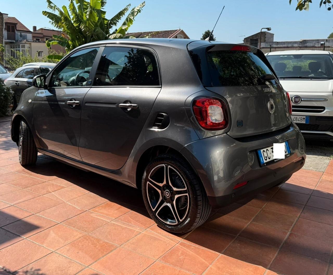 Smart ForFour EQ Pulse Tetto pan.