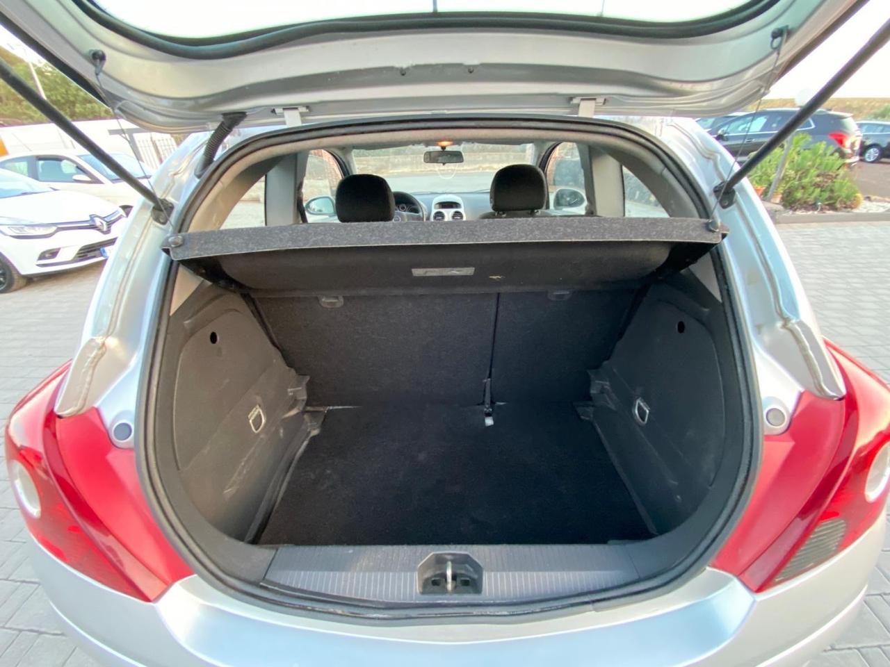 Opel Corsa 1.2 3 porte Club