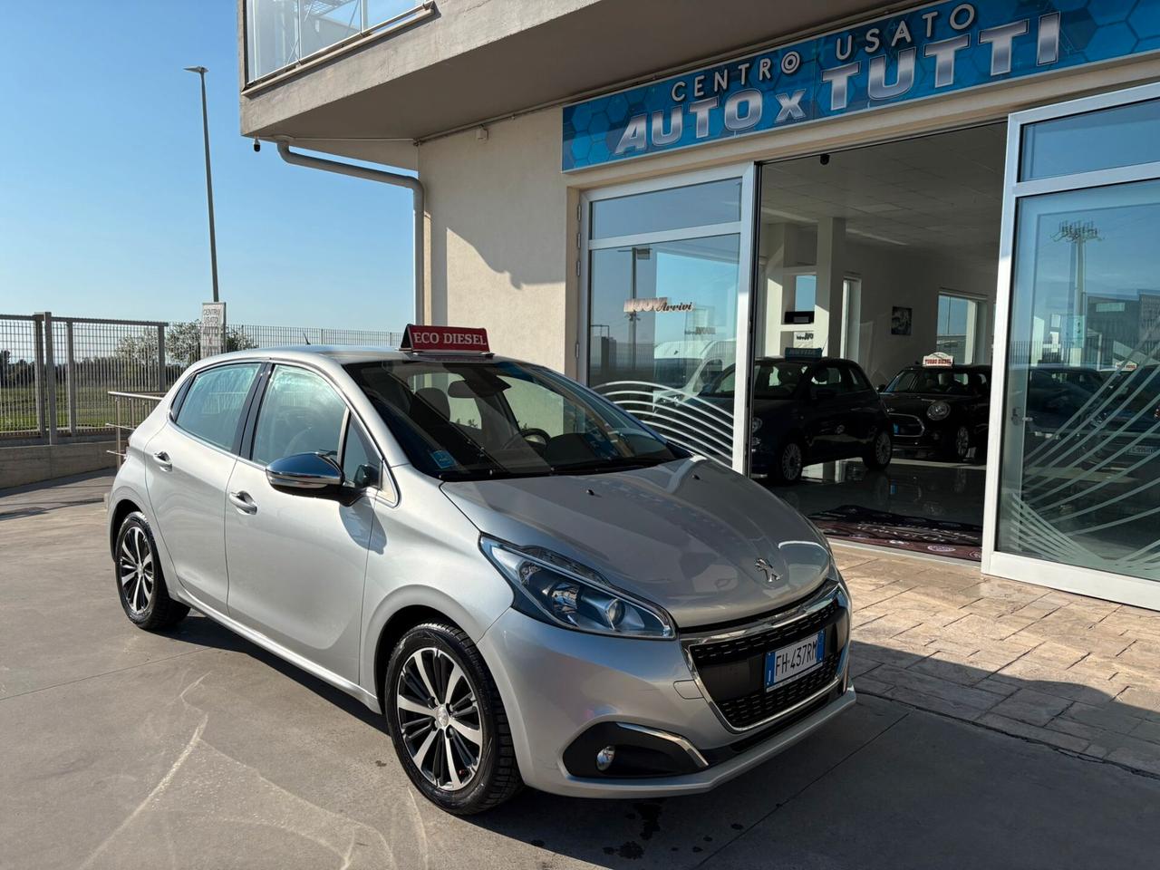 Peugeot 208 BlueHDi 75 5 porte Allure