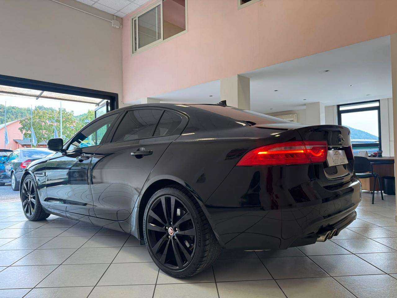 Jaguar XE 2.0 D Turbo aut. Portfolio