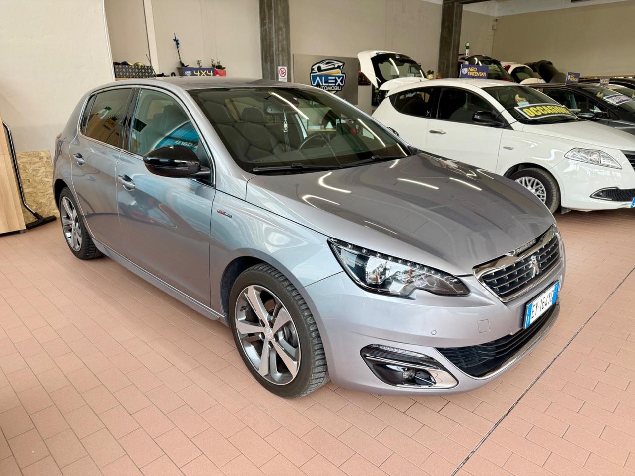 Peugeot 308 1.2benz 131cv GT Line Euro6