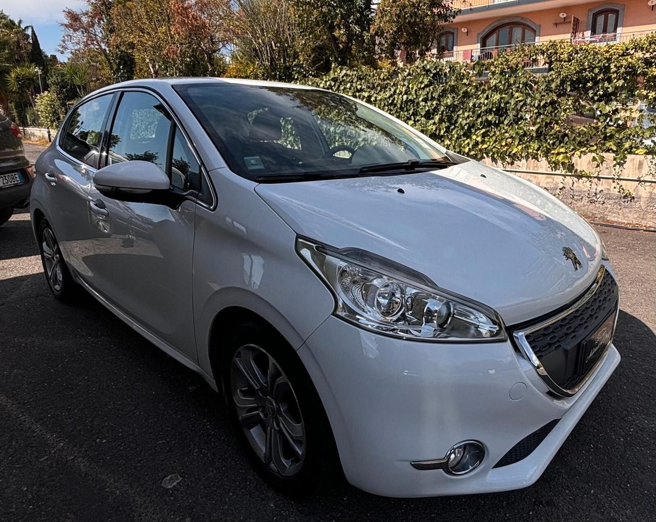 Peugeot 208 1.4 HDi 68 CV 5 porte Allure