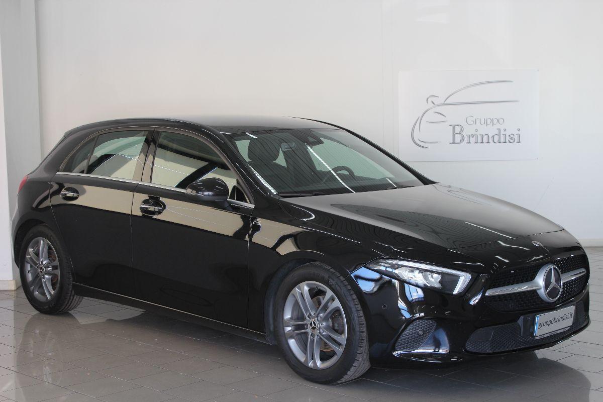 MERCEDES - Classe A - A 180 d Automatic Business Extra ( Schermi 10 pollici + Kit Luci + Cerchi Bruniti )