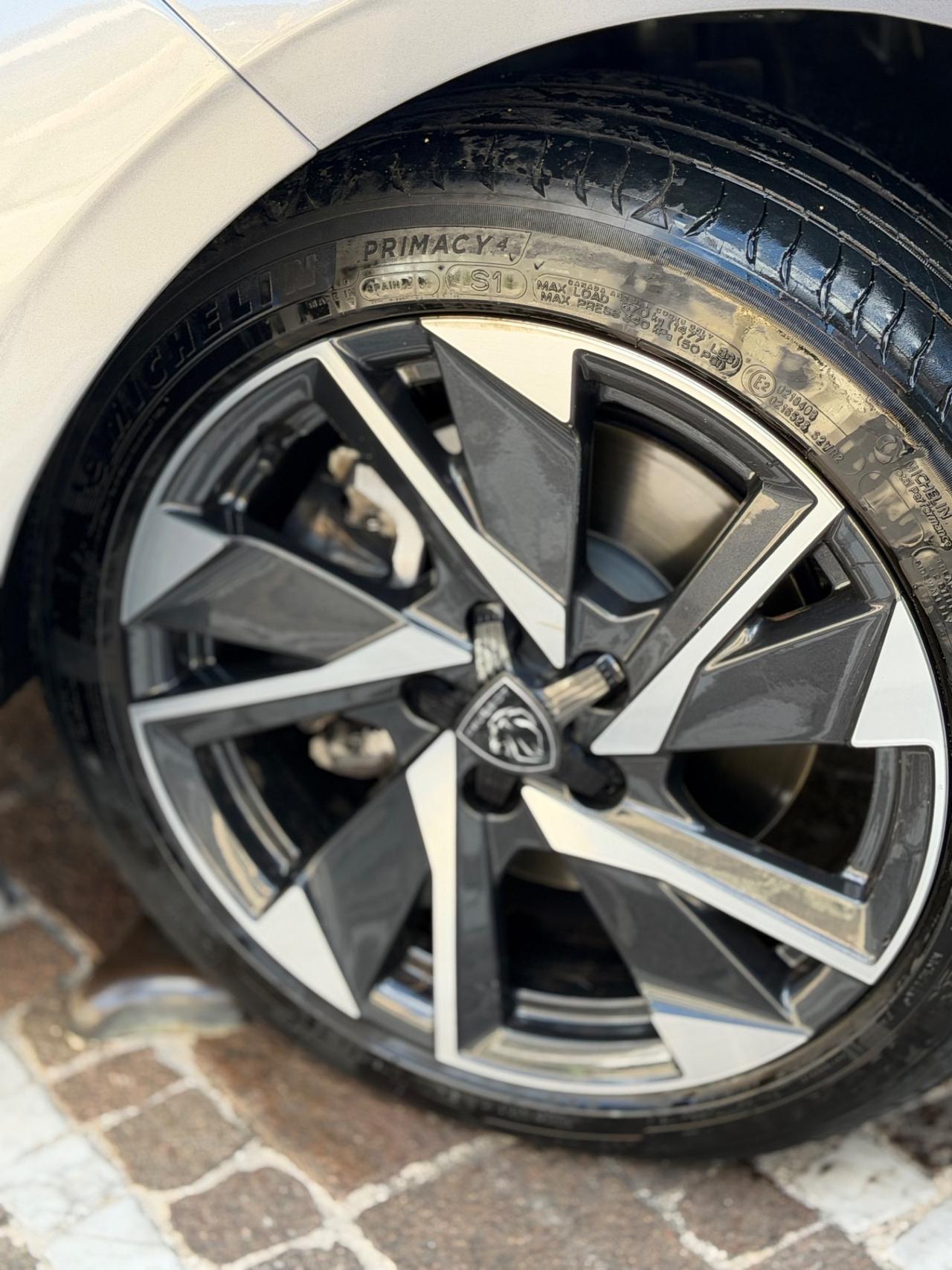 Peugeot 308 BlueHDi 130 S&S EAT8 SW Allure