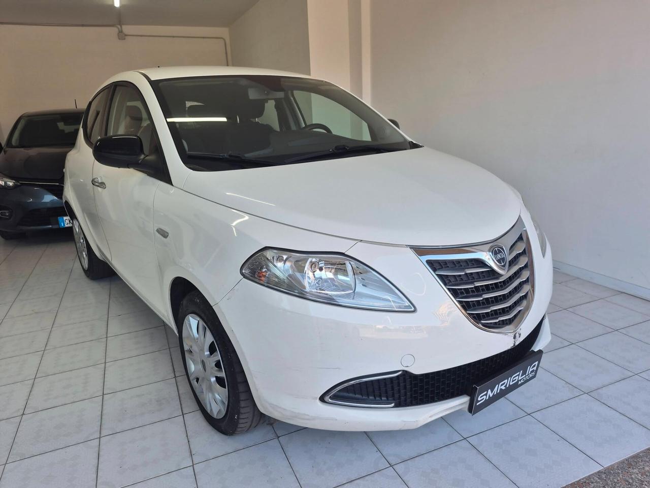 Lancia Ypsilon 0.9 TwinAir 85 CV 5 porte S&S DFN Gold