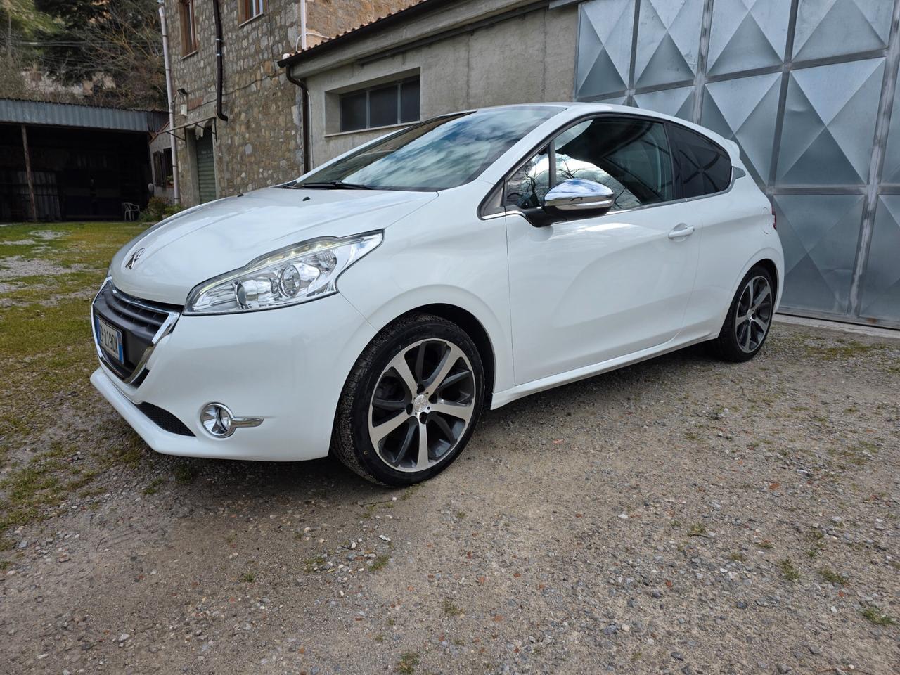 Peugeot 208 1.6 THP 156 CV 3 porte pre GTi