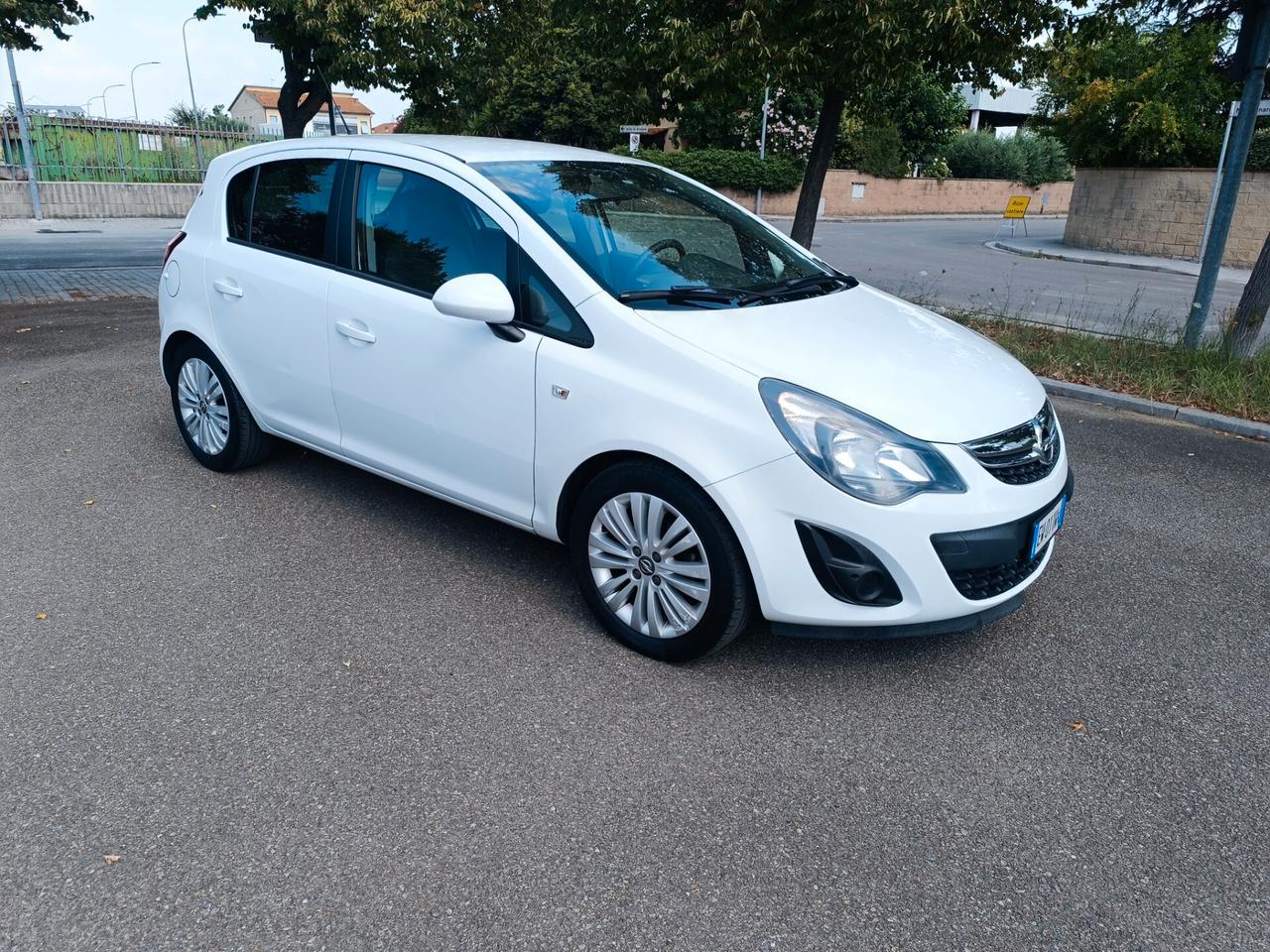 Opel Corsa 1.2 5 porte GPL del 14 NEOPATENTATI