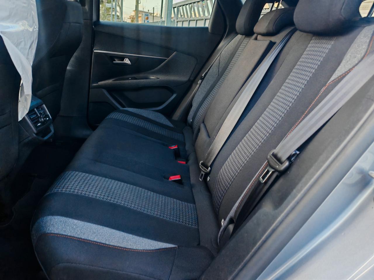 Peugeot 3008 1.5BlueHDi navig led cruise 2021