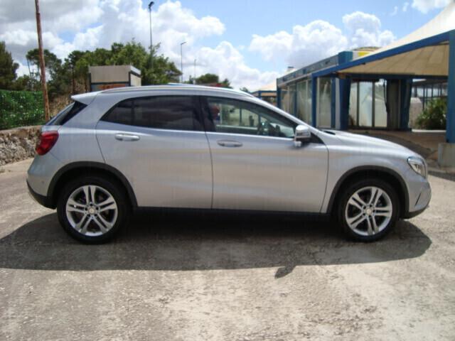 Mercedes-benz GLA 200d Automatic ''TETTO PANORAMICO''