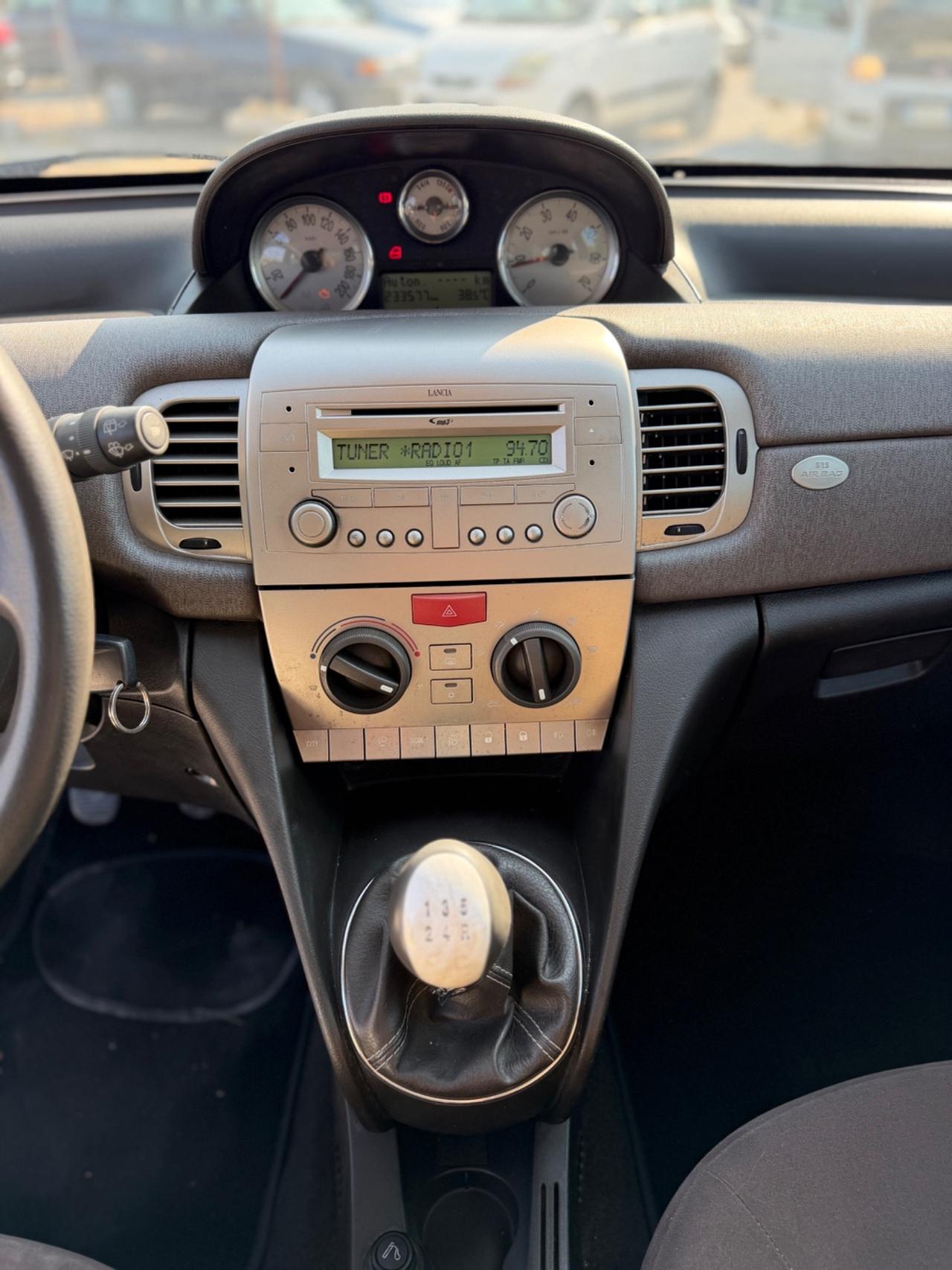 Lancia Ypsilon 1.3 MJT 90 CV Oro Giallo
