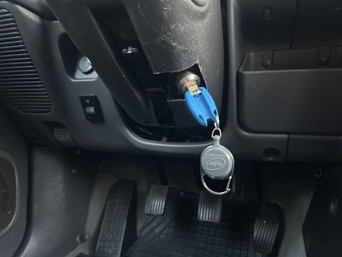 MITSUBISHI - L200 - d.cab 2.5 tdi Intense 4wd 115cv