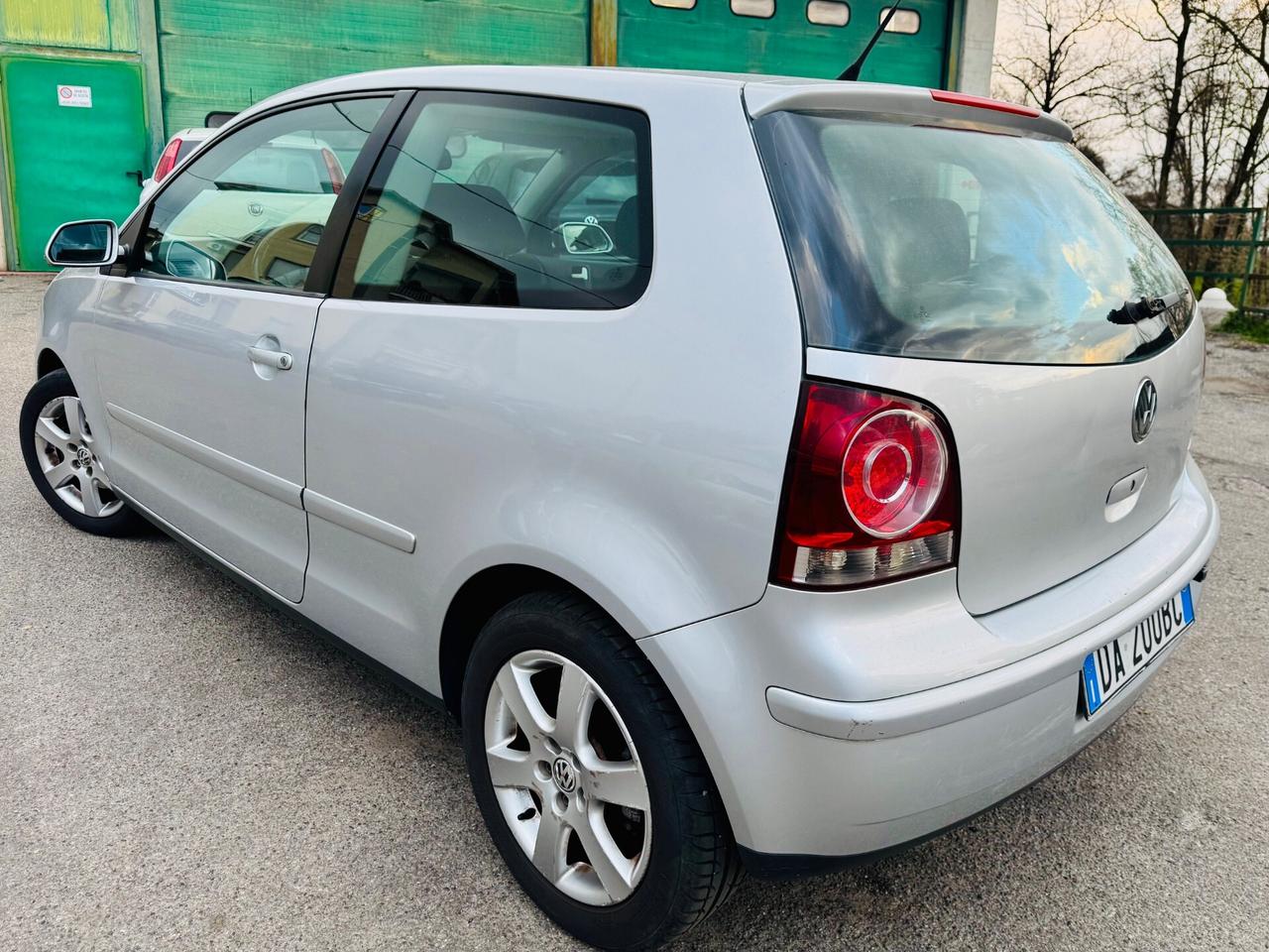 Volkswagen Polo 1.4/75CV 16V 3p. Sportline