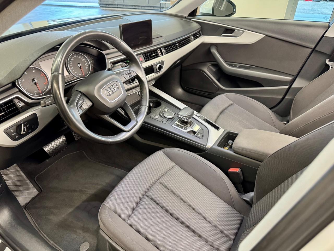 Audi A4 S tronic Sport