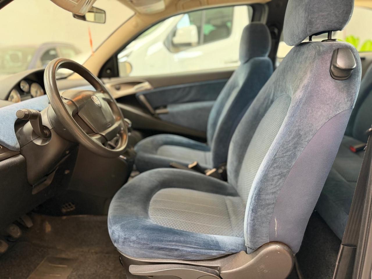 Lancia Ypsilon 1.2 16V Argento