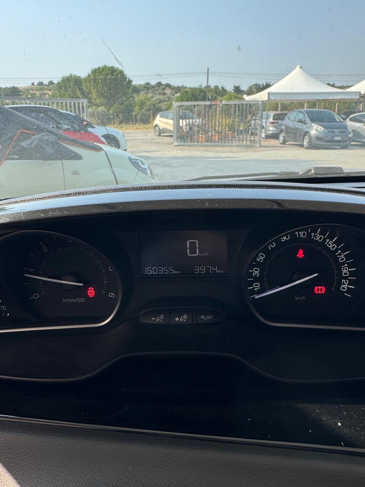 Peugeot 208 BlueHDi 75 5 porte Allure