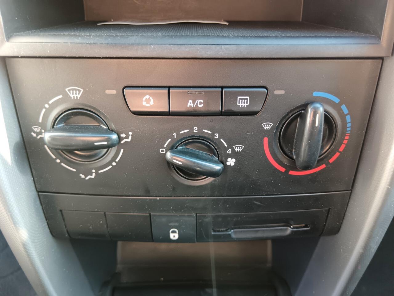 Peugeot 207 1.4 HDi 70CV 5P XS - 2008