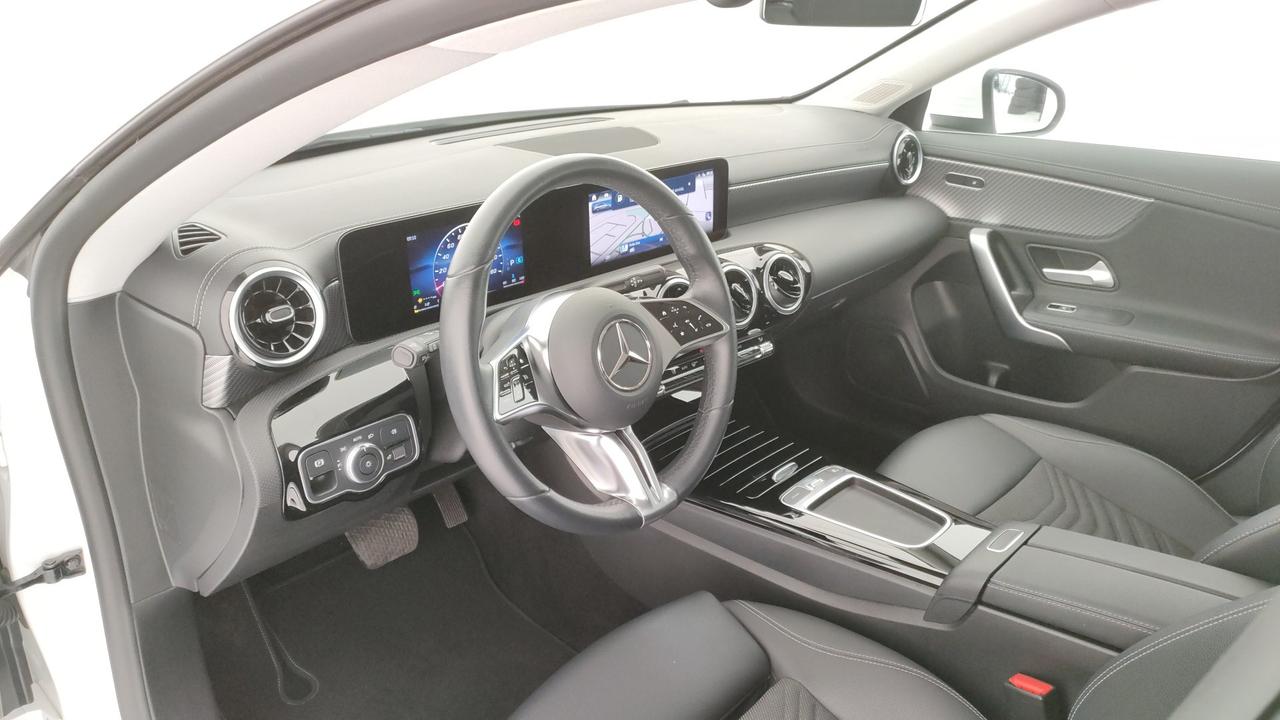 Mercedes-Benz CLA Shooting Brake 180 d Progressive Advanced auto
