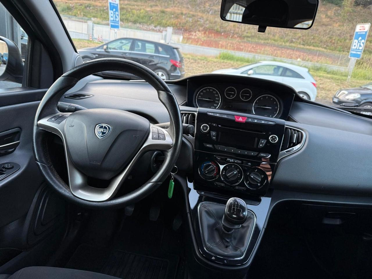 Lancia Ypsilon 0.9 TwinAir 85 CV 5 porte Metano Ecochic Gold
