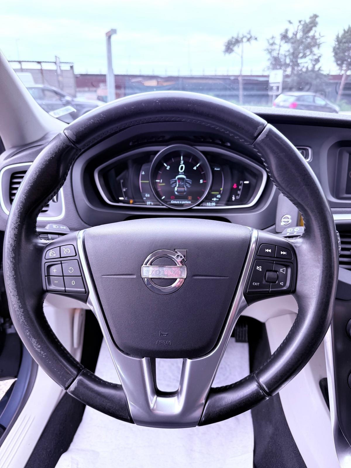 Volvo V40 D2 1.6 Powershift Summum
