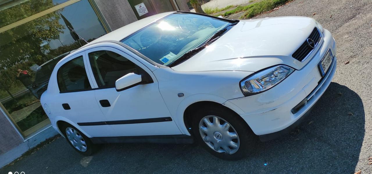 Opel Astra 1.4i 16V cat 5 porte Club