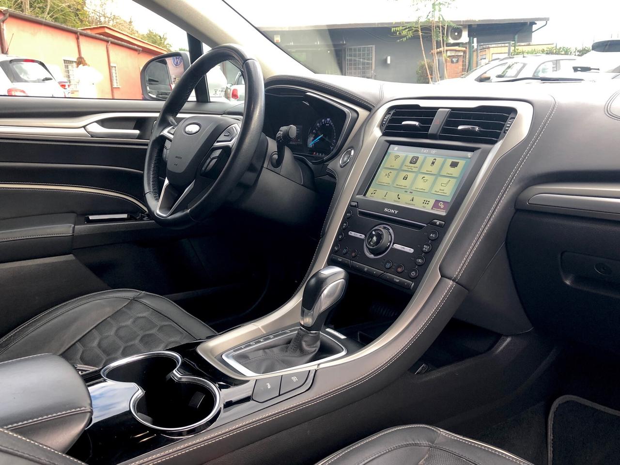 Ford Mondeo Full Hybrid 2.0 187 CV eCVT 4 porte Vignale Ambient Car Play Permute Auto e moto Rate Garanzia