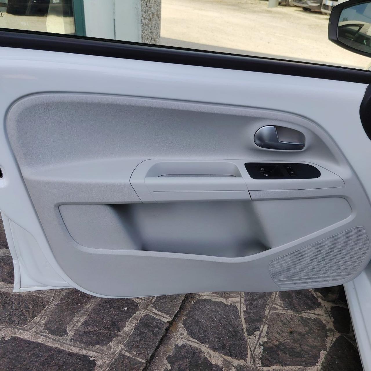 Volkswagen up! 5 Porte up! 5p 1.0 High up! 60cv