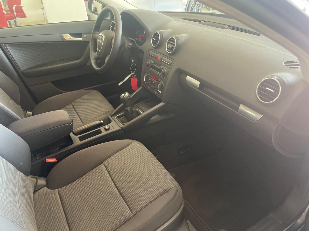 AUDI A3 SPB 1.6 FSI ATTRACTION "MANIACALE"