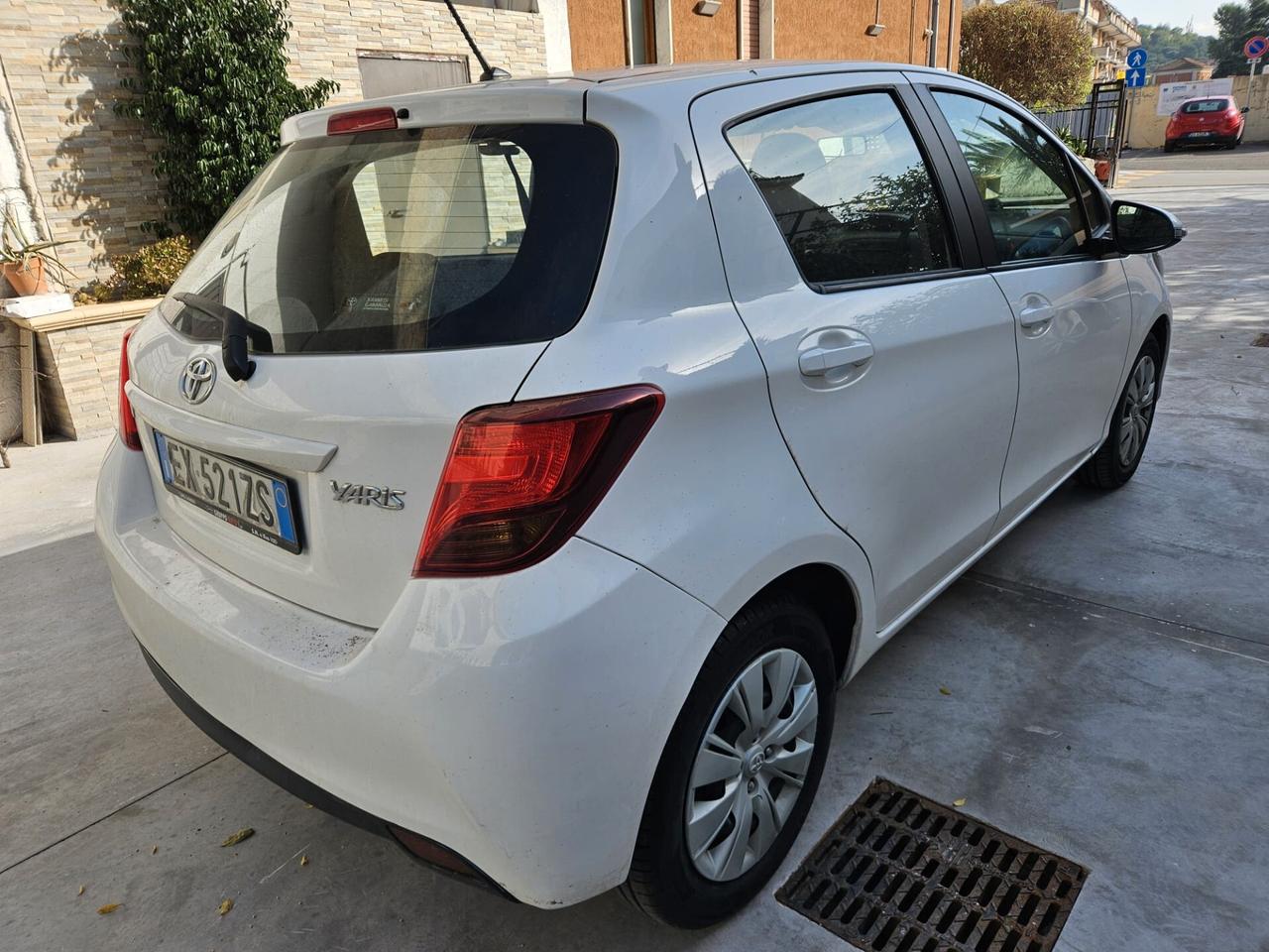 Toyota Yaris 1.4 D-4D 5 porte Lounge