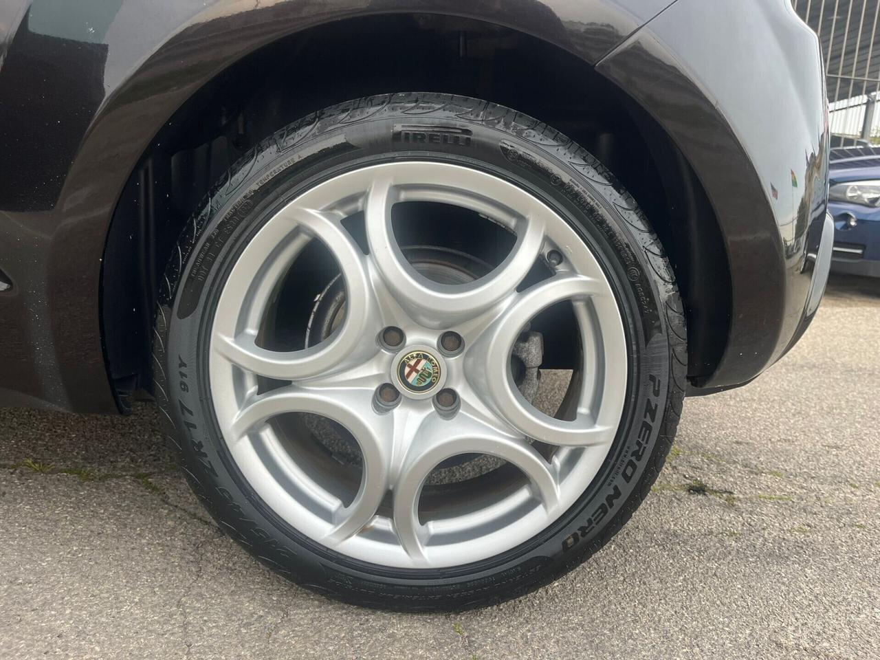 Alfa Romeo MiTo 1.6 JTDDistinctive Sport Pack Unipro 2009